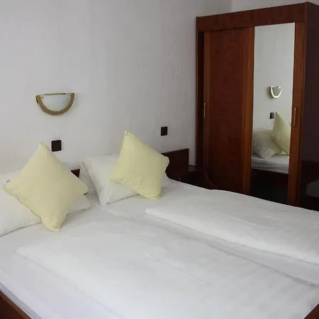 Hotel Schlosser 3*