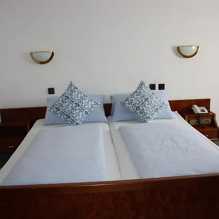 Hotel Schlosser 3*