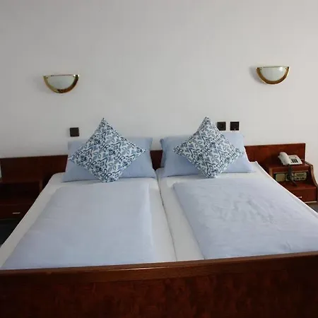 Schlosser Hotel 3*